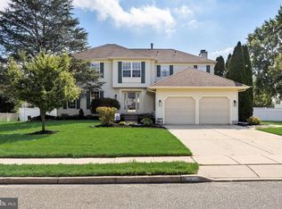 2 Prickett Ln, Hainesport, NJ 08036