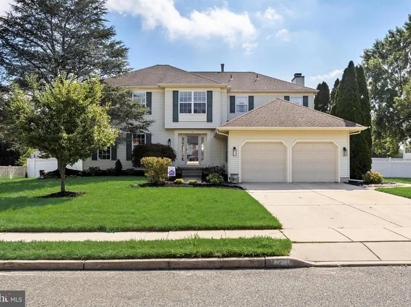 2 Prickett Ln, Hainesport, NJ 08036