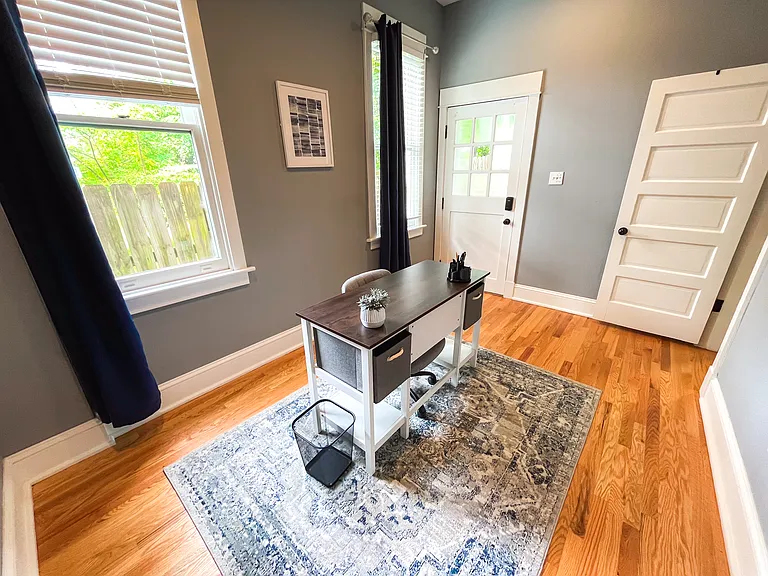 127 N Jefferson St — Photo 37