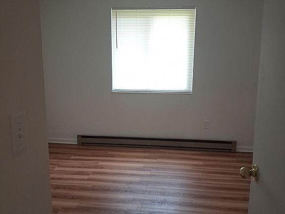 3rd image of 304 N Cherry St