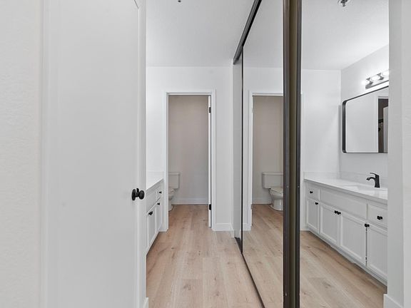 3rd image of 2348 La Terrace Cir