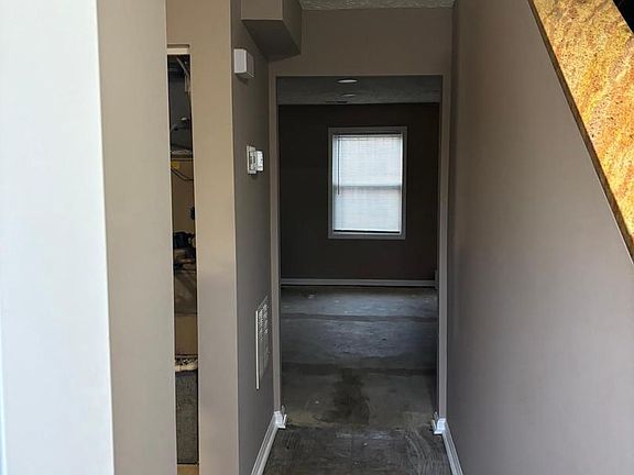 2nd image of 2121 N Anvil Ln