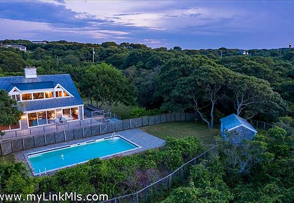 1 Mariners View Lane, Aquinnah