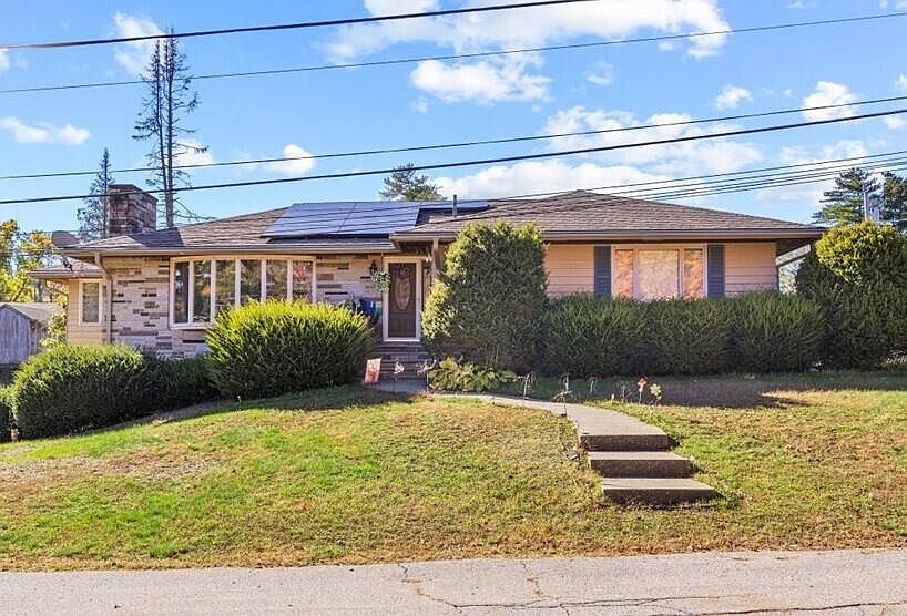 1st image of 3 Hoyt Street