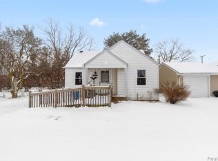 28643 Beechwood St, Garden City, MI 48135