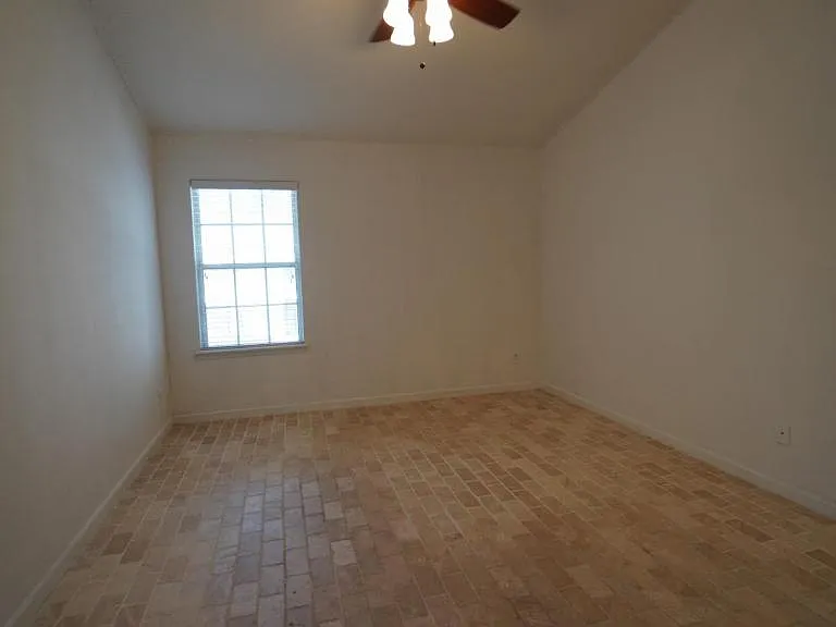 575 Oakleaf Plantation Pkwy #610 — Photo 7