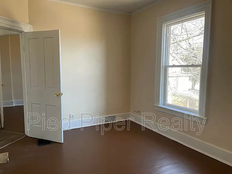 404 E Prospect Ter — Photo 6