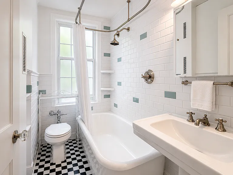 105 E 38th St #4 — Photo 14