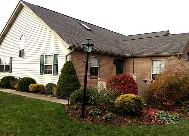 1st image of 136 Carriage Dr #136
