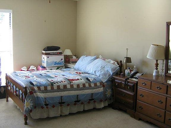 3rd image of 2160 Fox Run Dr