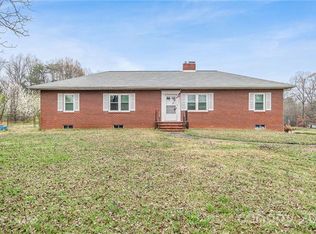 1416 Dallas Cherryville Hwy, Dallas, NC 28034