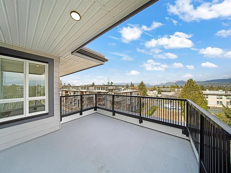 22575 Brown Ave #507 — Photo 8