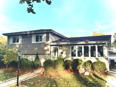 573 N 6th Ave, Des Plaines, IL, 60016