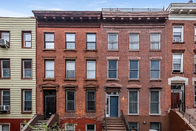 1st image of 81 Ryerson St