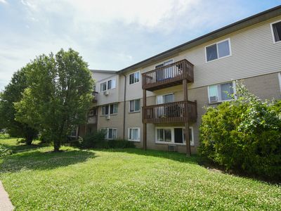 655 Deepwoods Dr APT 3F, Mundelein, IL, 60060