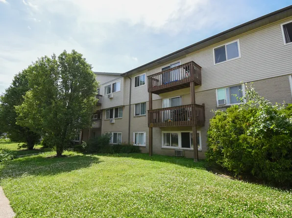 655 Deepwoods Dr APT 3F, Mundelein, IL 60060
