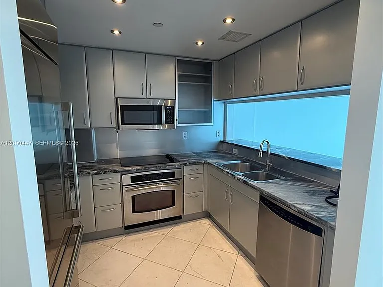 540 West Ave #1013 — Photo 6