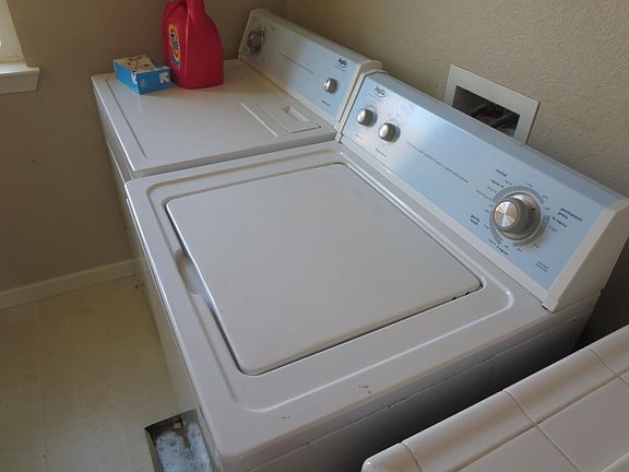 2nd image of 20 Sheen Ct
