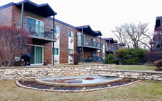 1st image of 6359 N Ridge Ave APT 302