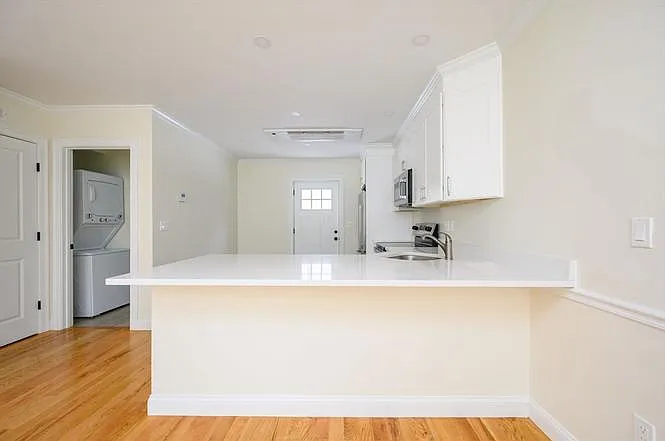 75 Block St — Photo 14