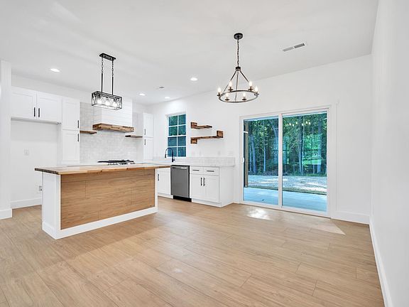 5th image of 45 Sundown Dr
