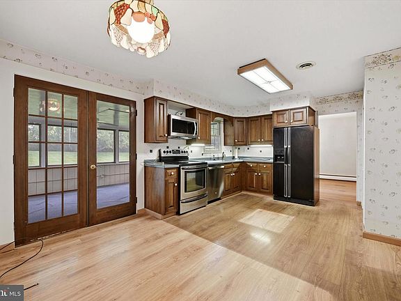 5th image of 1200 Estate Dr