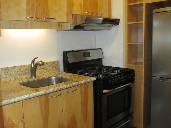3rd image of 1624 Dole St APT 303