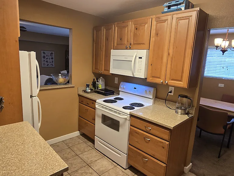 600 Manhattan Dr #B2 — Photo 9