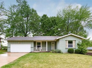 11879 Galba Dr, Florissant, MO 63033