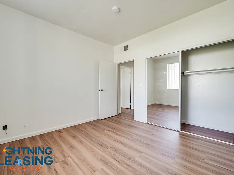 7370 Hawthorn Ave #305 — Photo 7