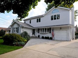 131 Philadelphia Ave, Massapequa Park, NY 11762