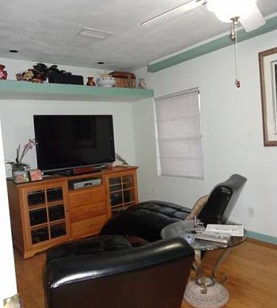 4th image of 4215 78th Way N