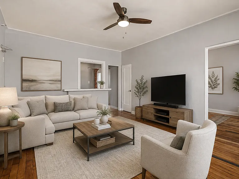 Normandie Summit | Cozy Studios and One Beds in Heart of LA — Photo 4