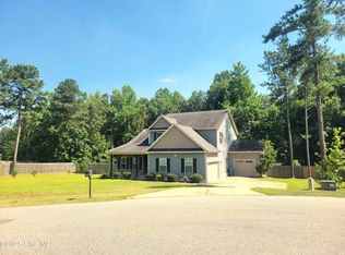 265 Almond Dr, Carthage, NC 28327