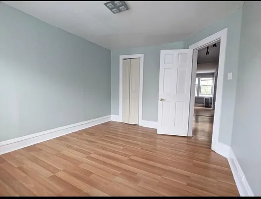 Rented by Halvatzis Realty | media 13