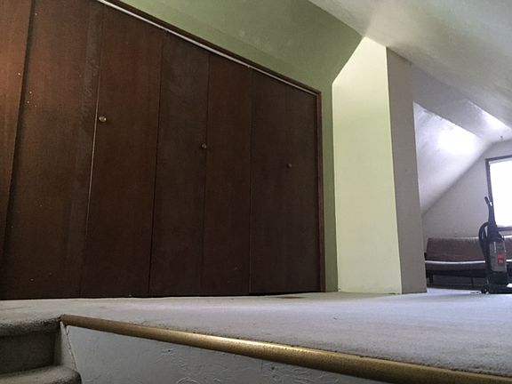 Upstairs Bedroom w/ WIC