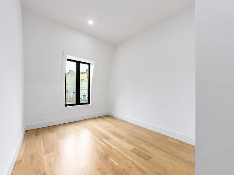 110 McKibbin St #2 — Photo 12