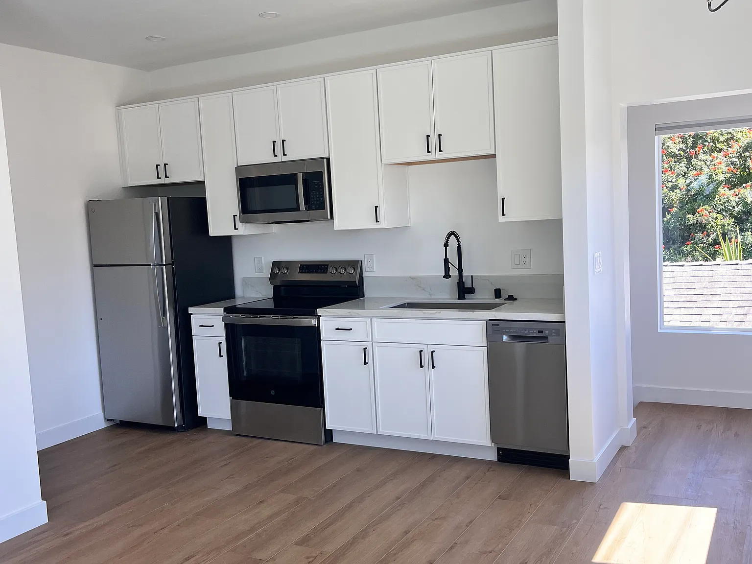 1 bed, 600 sqft, $2,795 — Photo 3