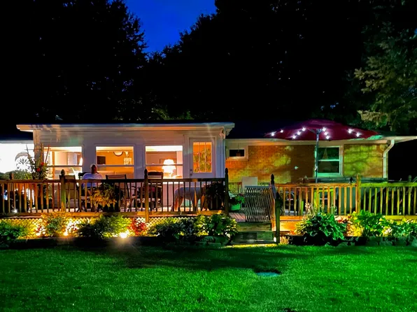 2434 S Burnett Rd, Springfield, OH 45505