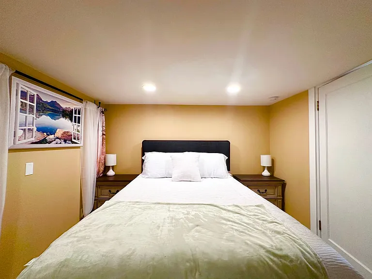 Modern Comfort Meets Convenience Fully Furnished 2-Bedroom ADU in Milwaukie! — Photo 10