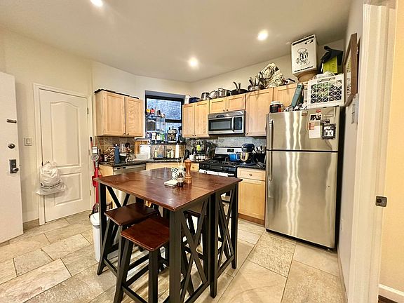 2nd image of 785 9th Ave APT 4