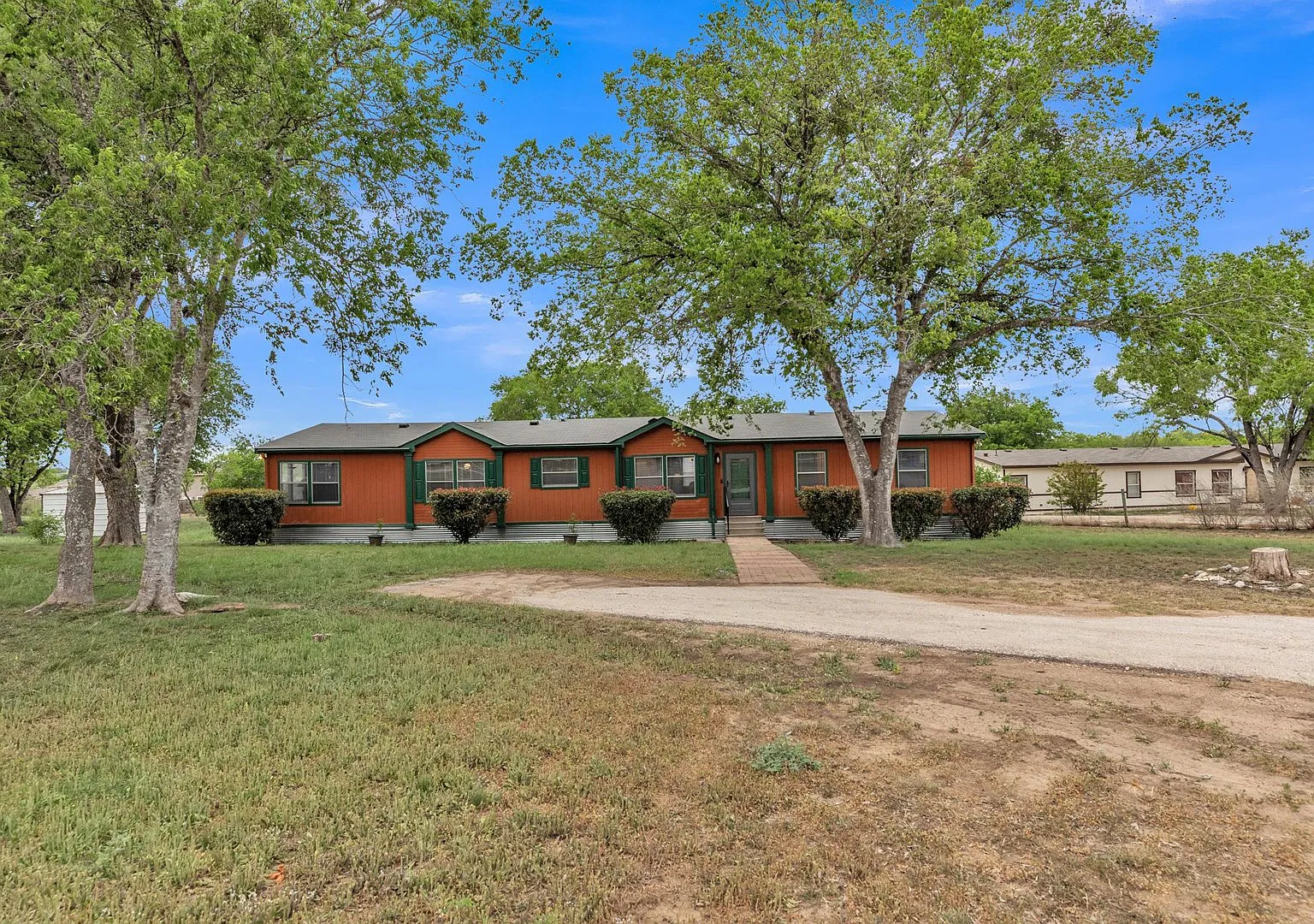 4 bed, 2400 sqft, $2,295 — Photo 1