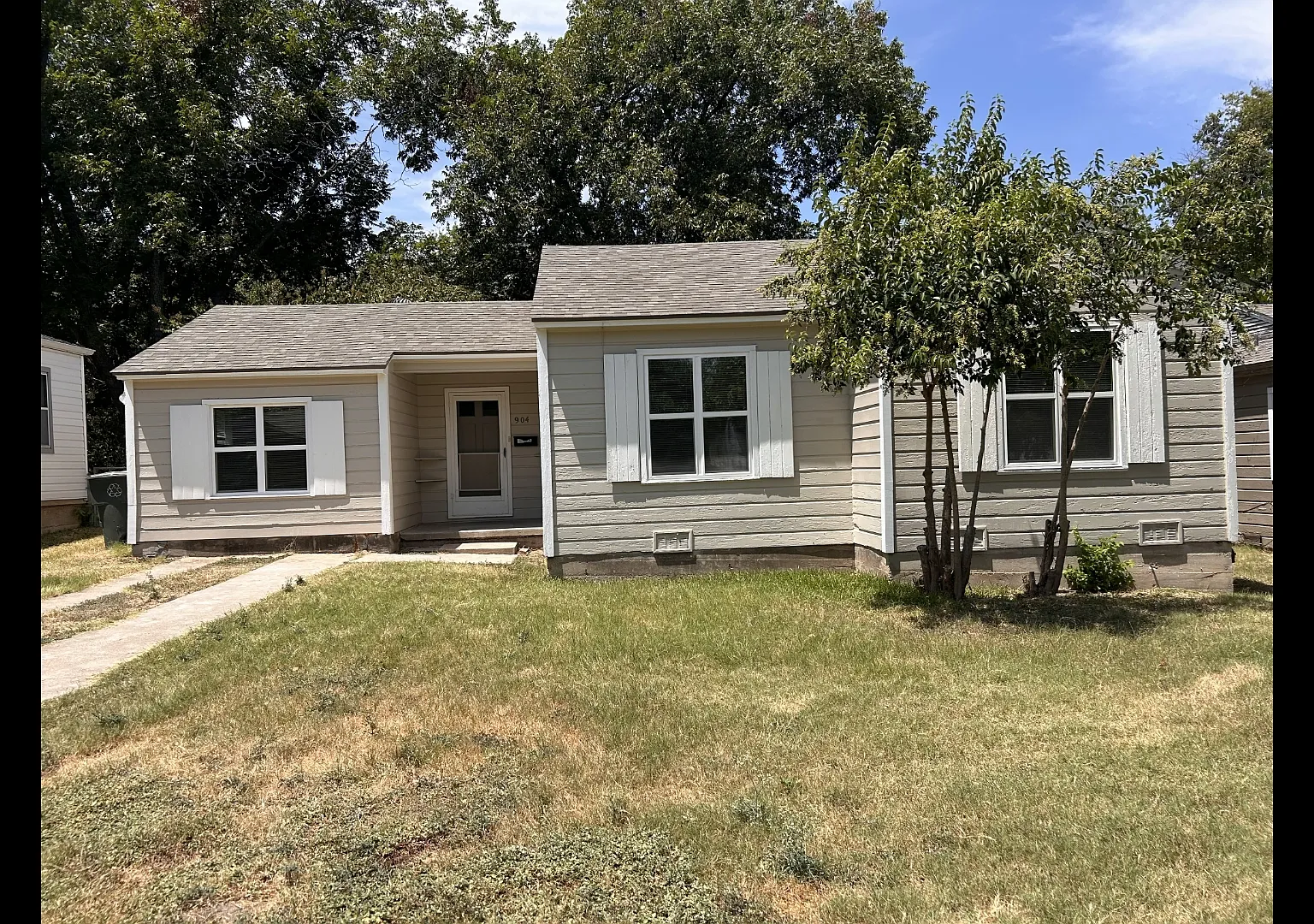 3 bed, 1076 sqft, $1,295 — Photo 1