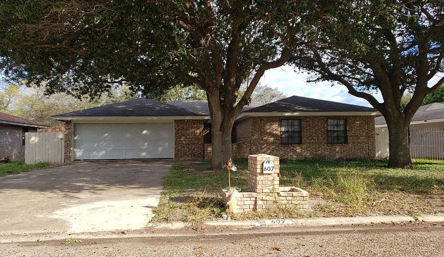 1st image of 607 Palmetto Palm St