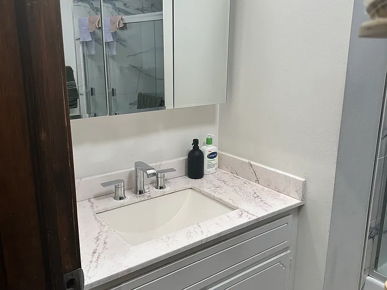 1362 W Crystal St #2F — Photo 6