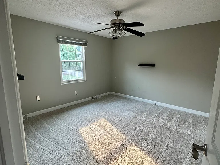 747 Windvue Dr — Photo 11