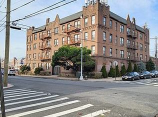 198-39 32nd Ave #D9, Flushing, NY 11358