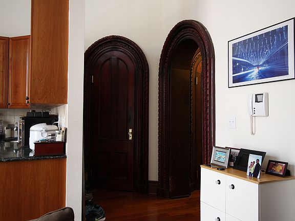 5th image of 108 E 17th St APT 2r