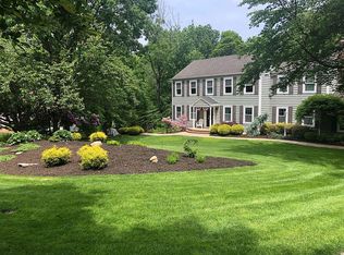 51 Soundview Dr, Shoreham, NY 11786