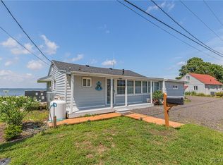 488 Riverside Dr, Deltaville, VA 23043